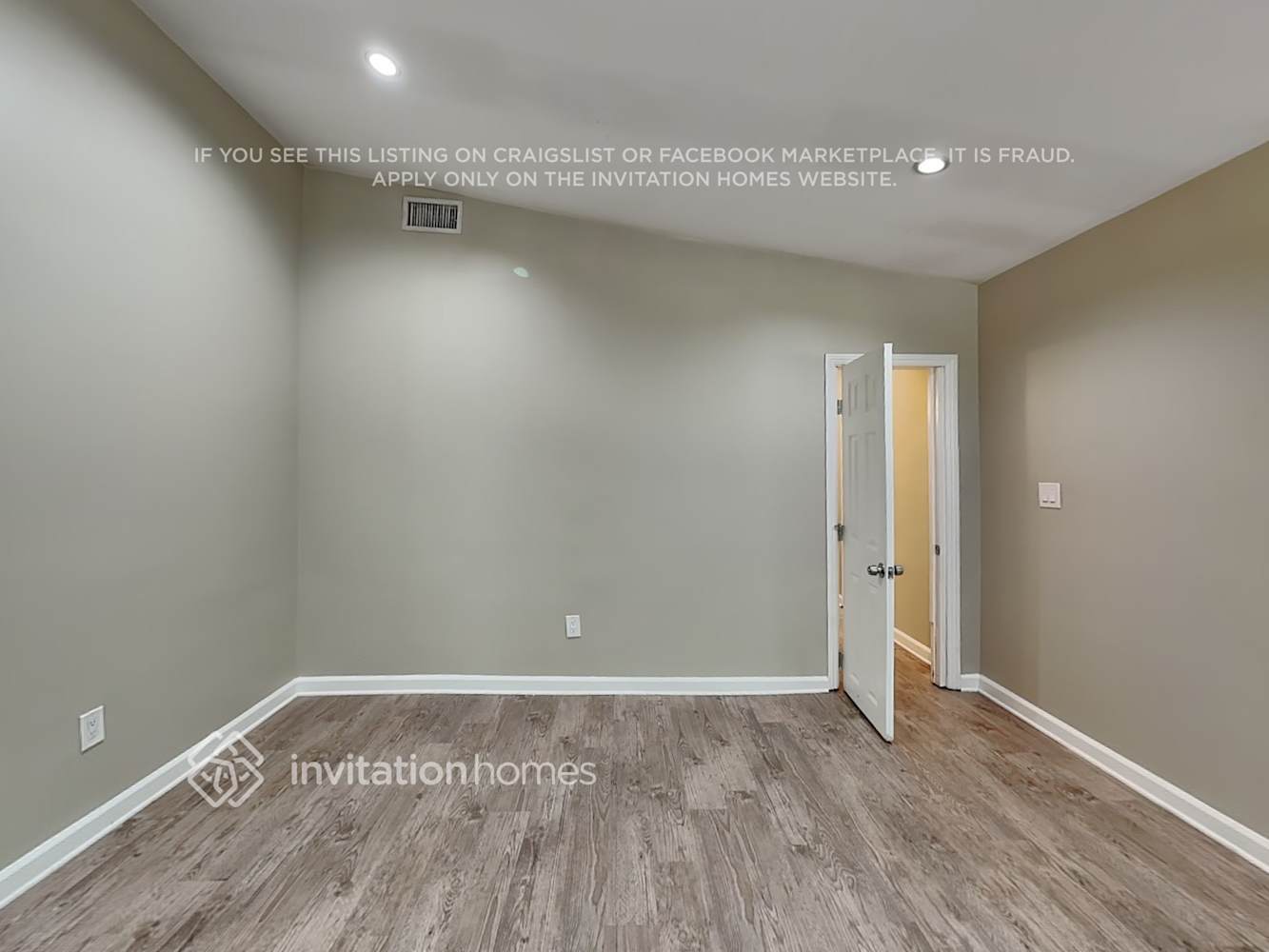 Building Photo - 18612 Arminta St