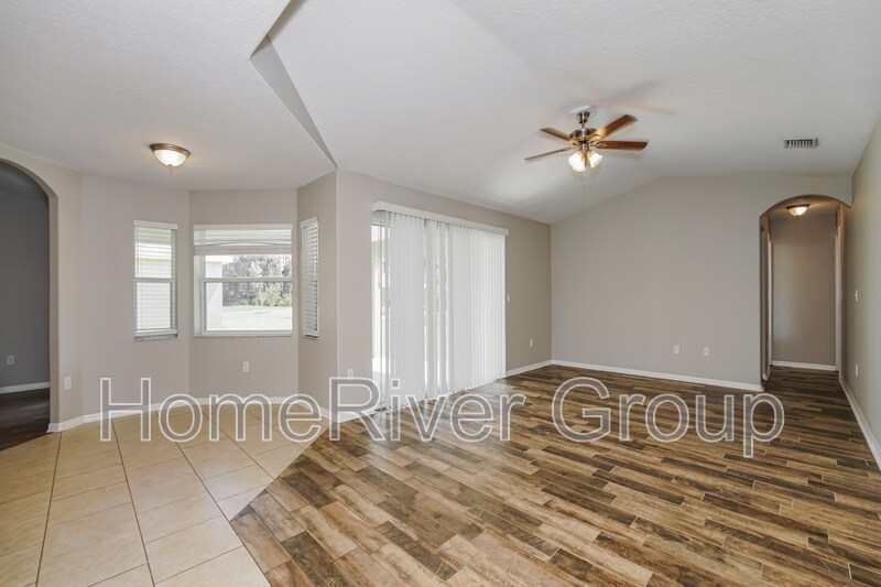 Building Photo - 20 Bressler Ln