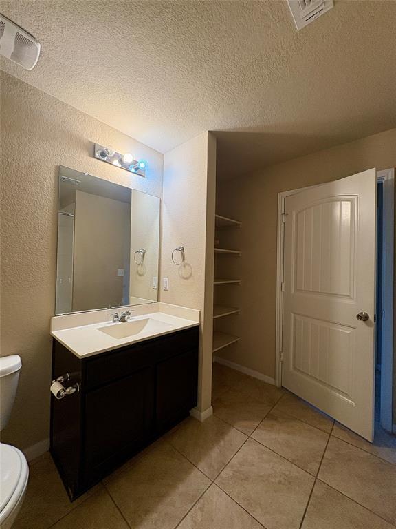 Building Photo - 2011 Langdale Ln