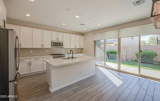 Building Photo - 9856 E Palladium Dr