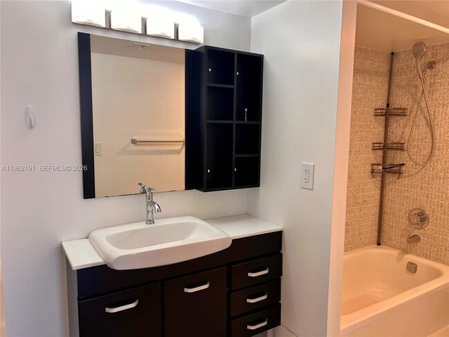 Building Photo - 210 174th St