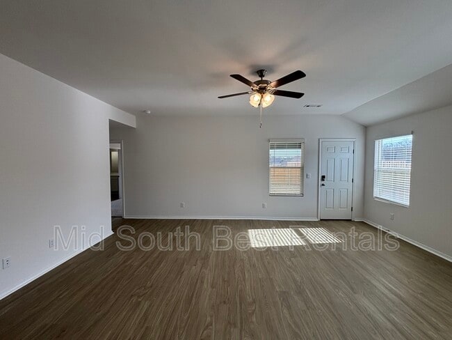 Building Photo - 6428 Newark Dr