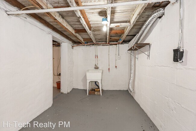 Building Photo - 3 br, 1 bath House - 1229 E167th