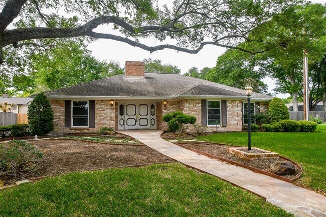 Primary Photo - 3007 Broadmoor Dr