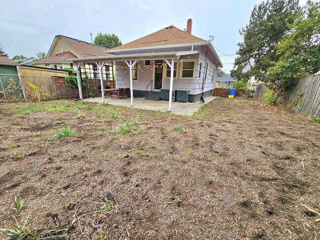 Building Photo - 3934 SE 29th Ave