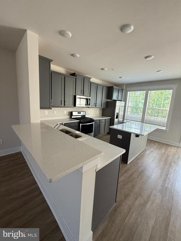 Building Photo - 212 Pomegranate Ln