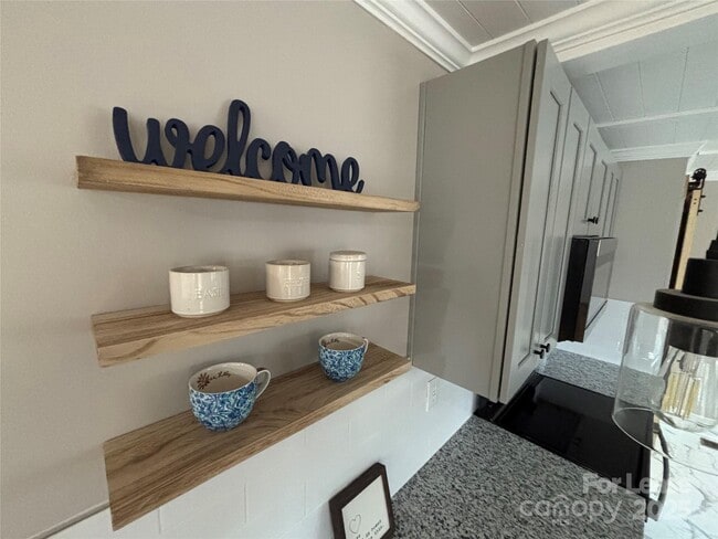 Building Photo - 410 Gann St