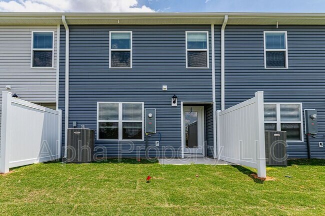 Building Photo - 766 Embark Cir