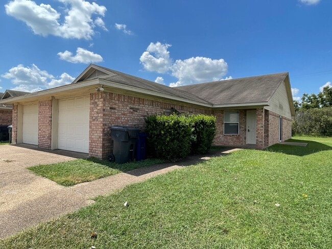 Primary Photo - Duplex