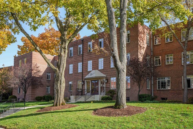 Building Photo - 20 Outlook Ave