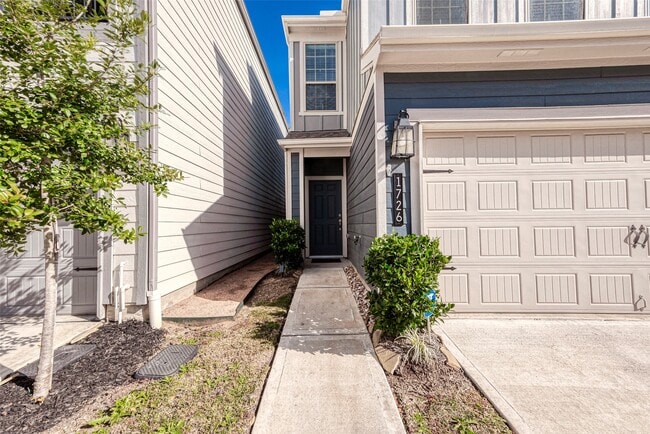 Building Photo - 1726 Summerlyn Ter Dr