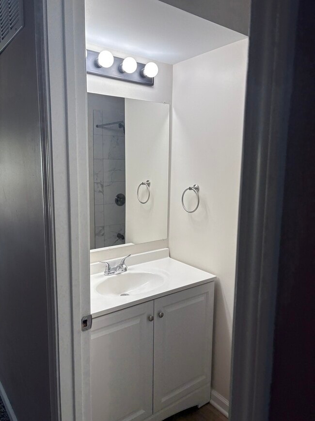 Building Photo - 230 Wethington Dr