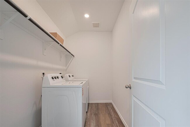 Building Photo - 27306 Sunterra Village Dr