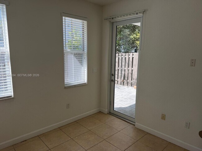 Building Photo - 7540 NW 114th Pl