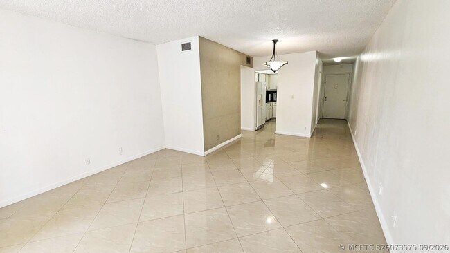Building Photo - 4394 NW 9th Ave