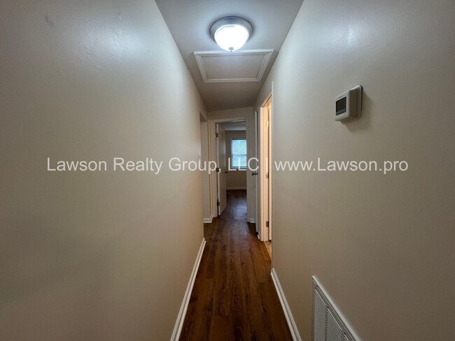 Building Photo - Close to Carvins Cove- One Level Living with Hobby Shed