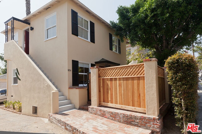 Building Photo - 8854 Cynthia St
