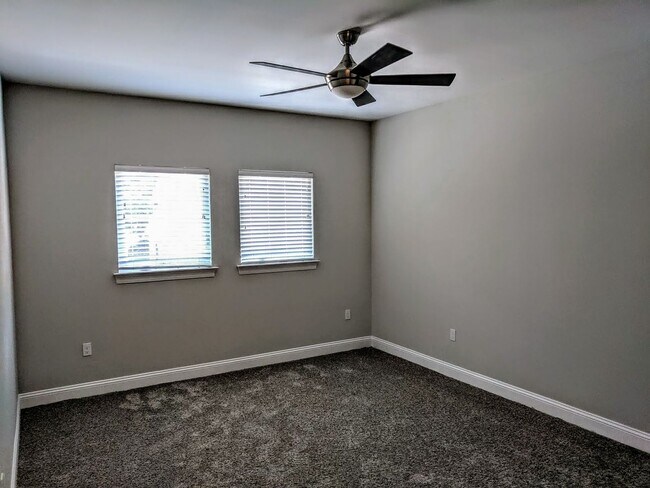 Building Photo - An amazing Townhouse for people who like big open space down Bedroom 4 Bathroom 3.5