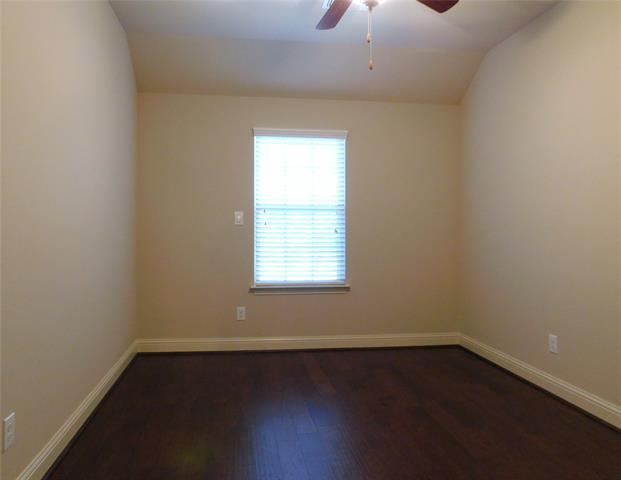 Building Photo - 1704 Serra Dr