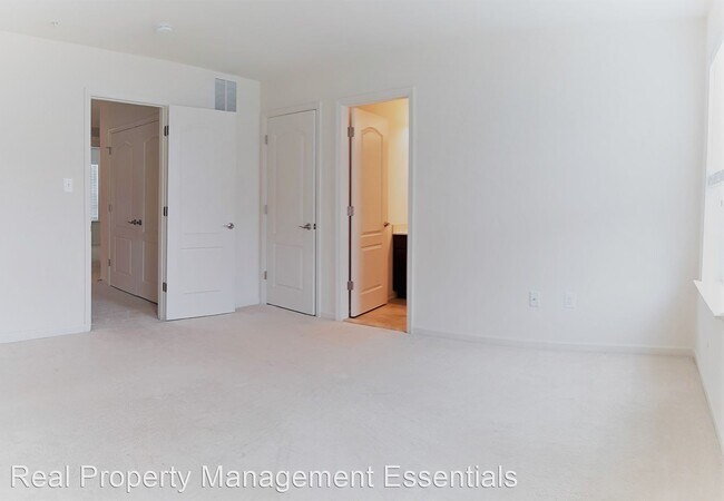 Building Photo - 4 br, 3.5 bath House - 508 Cobble Dr