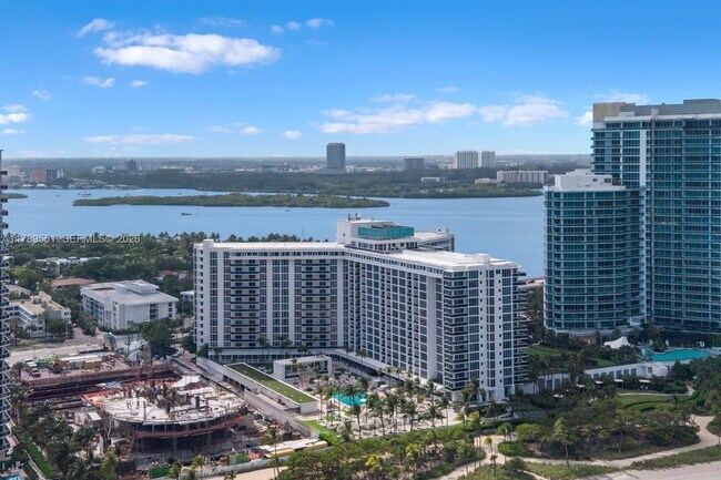 Building Photo - 10275 Collins Ave