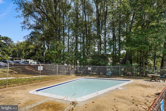 Building Photo - 4965 Americana Dr