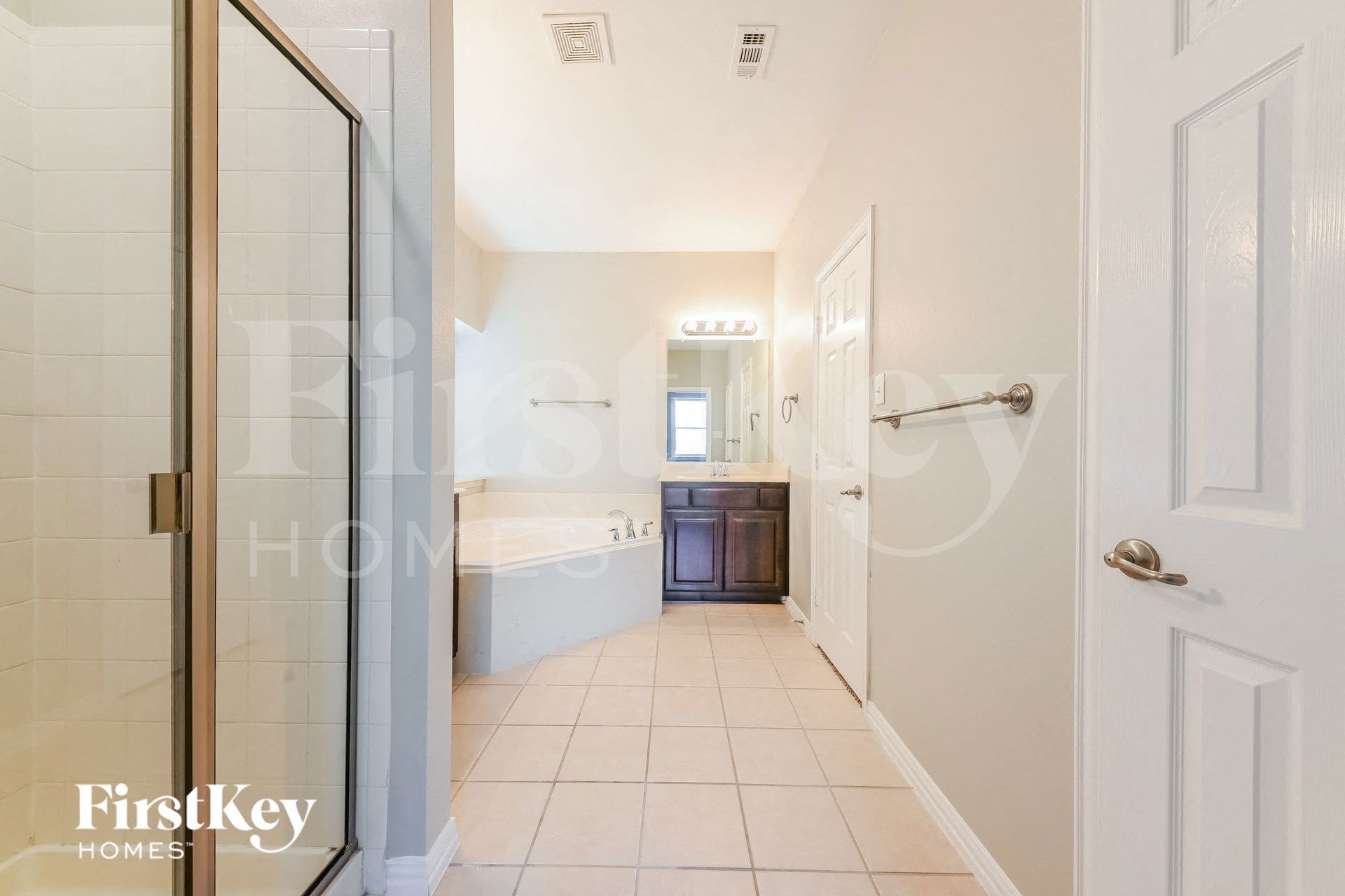 Building Photo - 3108 Silver Creek Dr