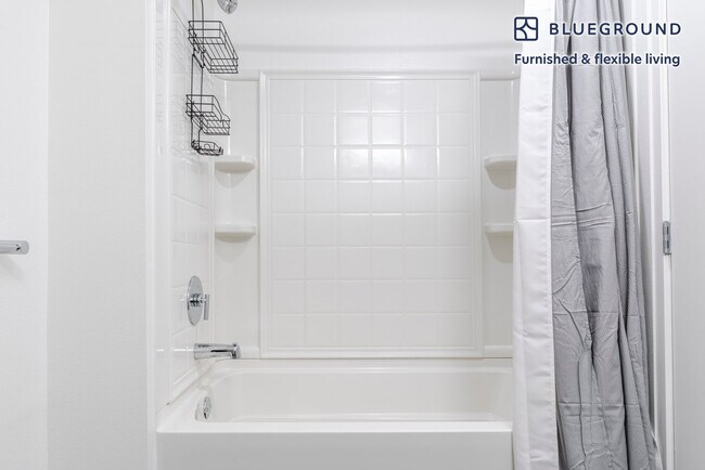 Building Photo - 238 13th St