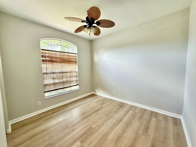 Building Photo - 702 Via Toscana Via