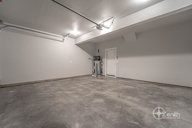 Building Photo - 16326 NE 20th St