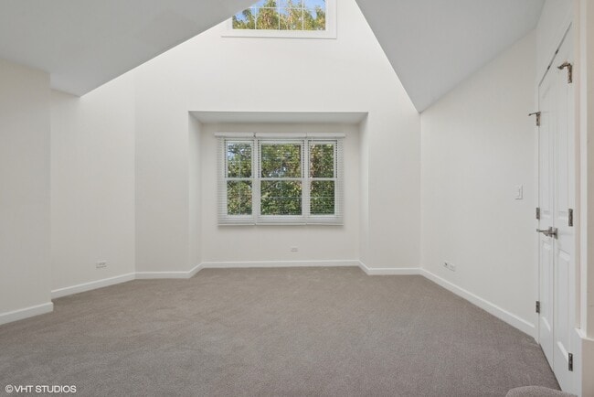 Building Photo - 3252 Thayer St