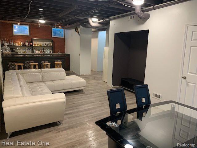 Building Photo - 2043 Vermont Ave