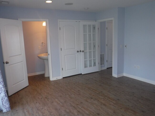 Building Photo - 188 Drexel Ct