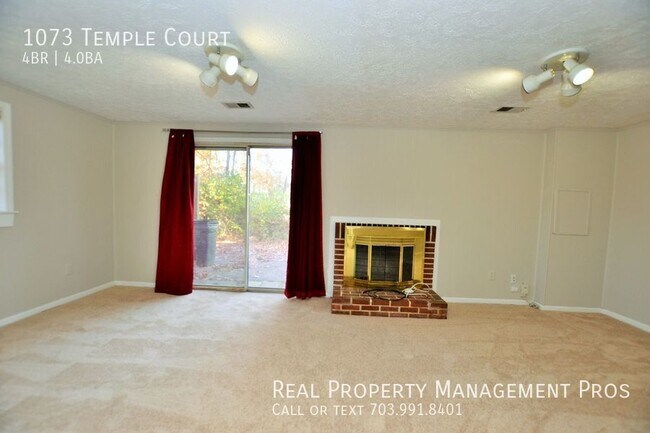 Building Photo - 1073 Temple Ct