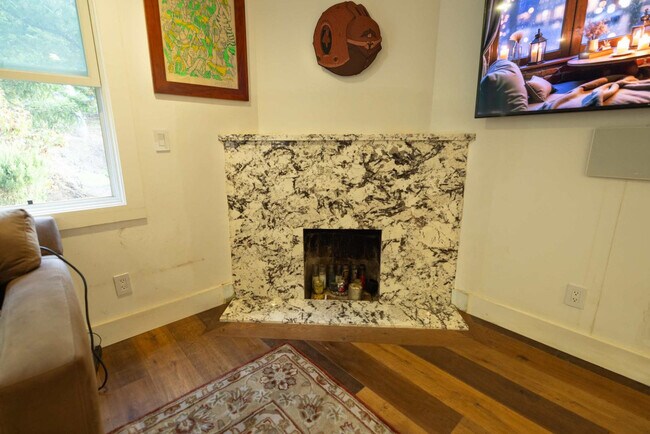 Building Photo - 30 Barranca Rd