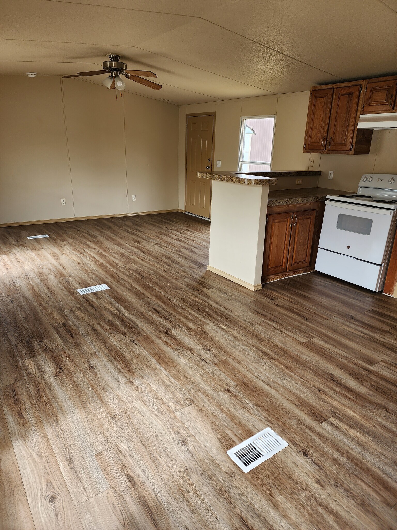 Building Photo - 31365 Wisteria Rd