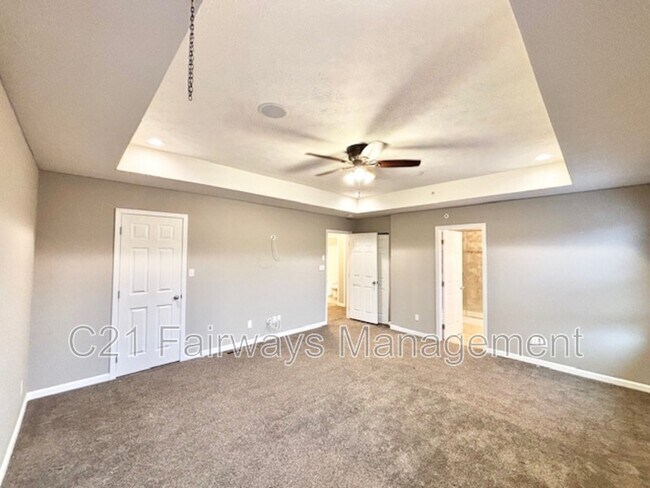 Building Photo - 6469 Lindsey Ln