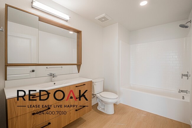 Building Photo - 856 S Gramercy Dr