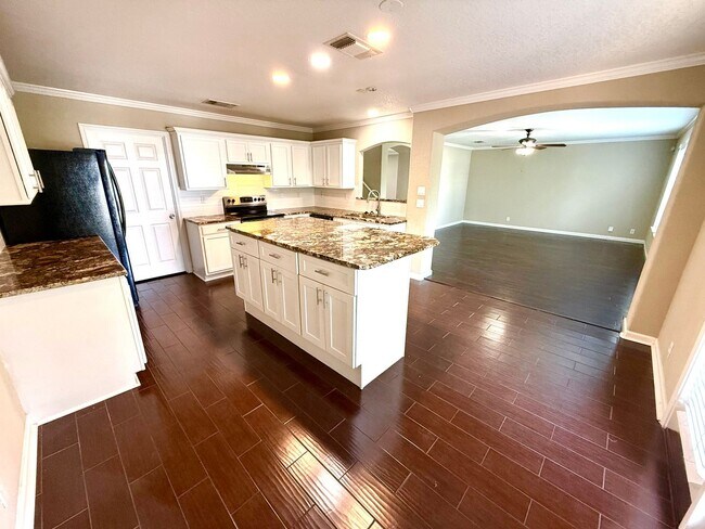Building Photo - 5716 Watercress Dr