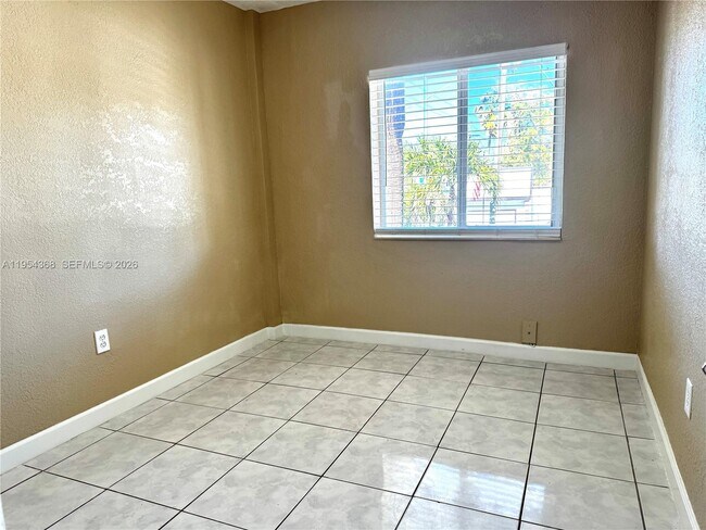 Building Photo - 1837 NW 17th Ave