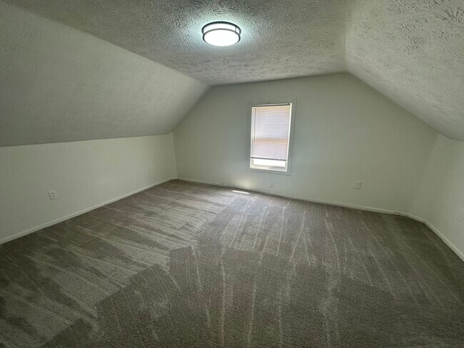 Building Photo - 219 Huston St