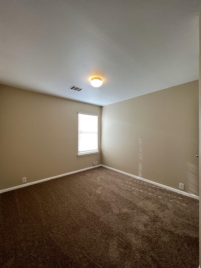 Building Photo - 9411 Massaro St