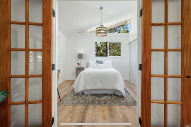 Building Photo - 3600 Bloomfield Rd