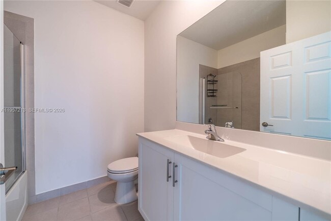 Building Photo - 1928 SW 5th Blvd