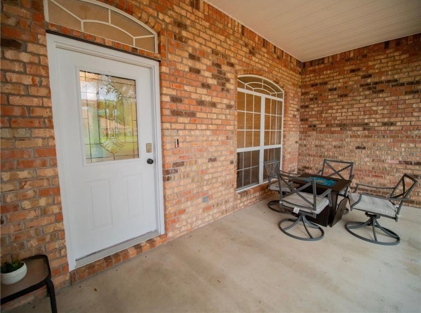 Building Photo - 720 NW Zack Dr