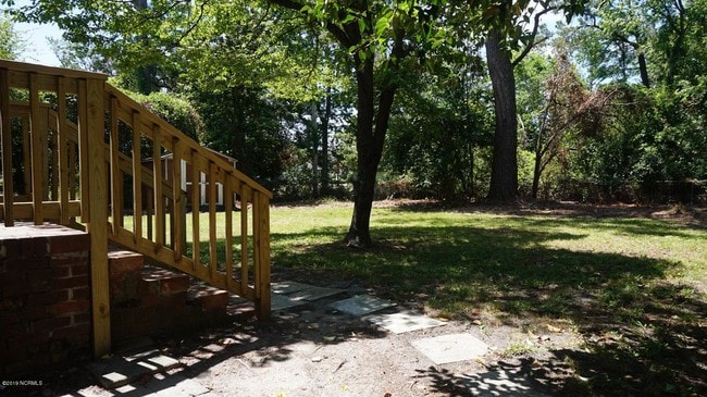 Building Photo - 705 N Grace Ave