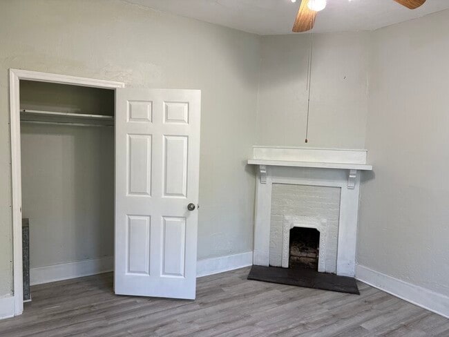 Building Photo - 225 Poplar St