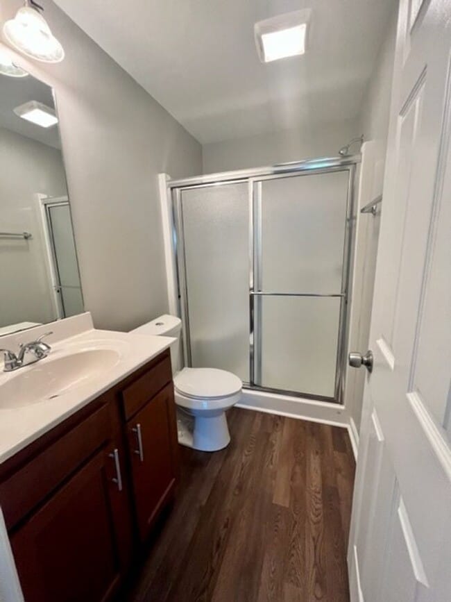 Building Photo - 2 bedroom 2.5 bath townhome available