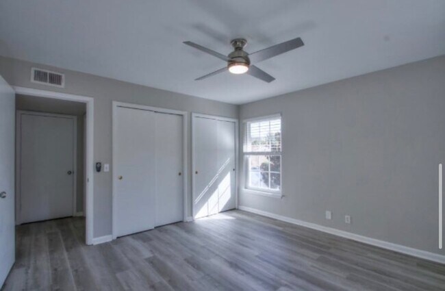 Building Photo - 2116 Hobbs Rd