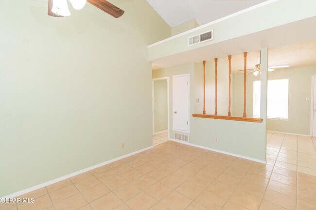 Building Photo - 12056 Bellows Ct